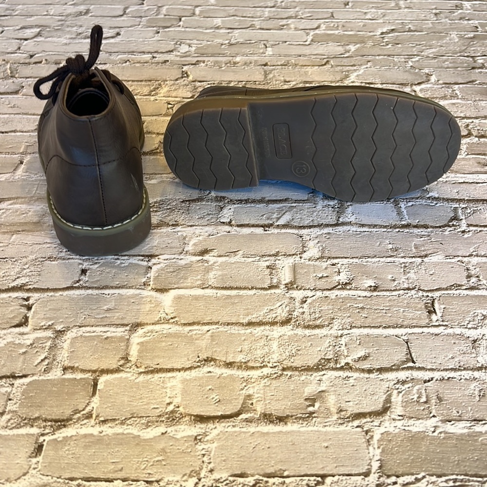 Boys size 13 shoes - Picture 3 of 6